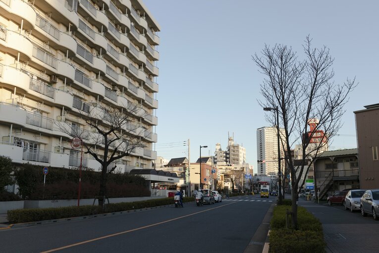 駅前のタワーマンション（写真奥）が遠くなってきた