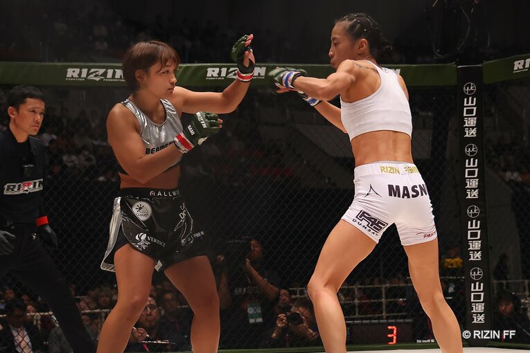 RENAvsシン・ユリ　©RIZIN FF