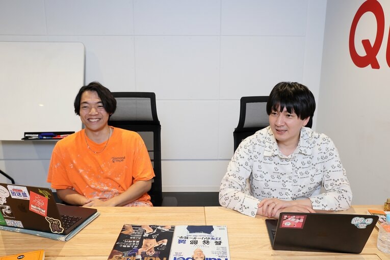 現在はQuizKncokで働く伊沢拓司（左）と田村正資の元・開成高チーム　©Shigeki Yamamoto