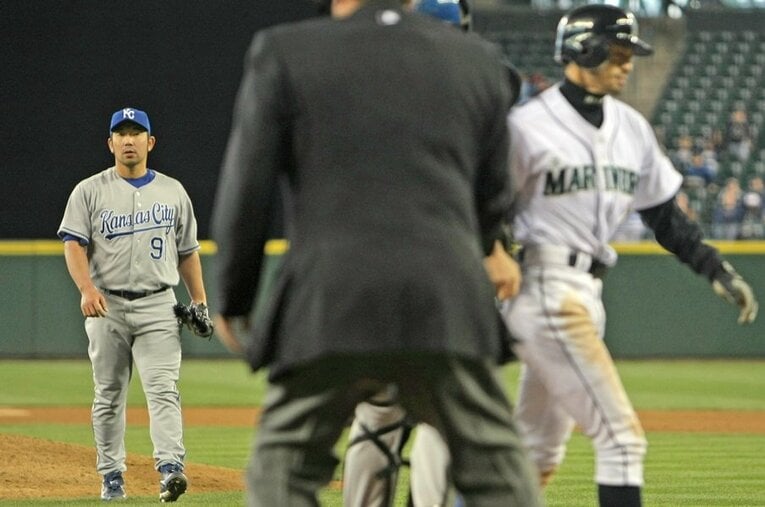 野茂英雄がメジャー戦力外を受ける5日前、イチローと5度目の対戦があった ／ photograph by JIJI PRESS