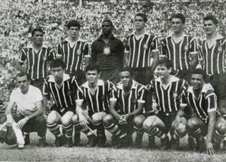 コリンチャンス時代のセルジオ（前列左から2人目）