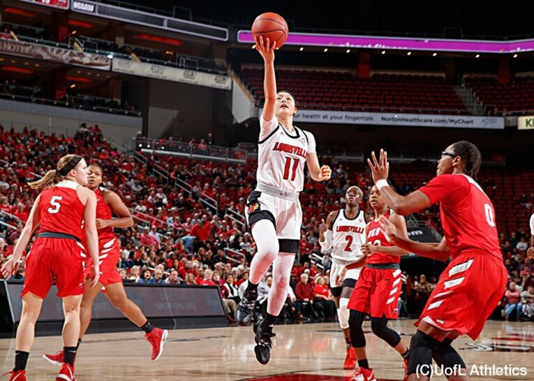 米バスケ名門大で注目の今野紀花。語学の壁を越え、その先の領域へ。(5)