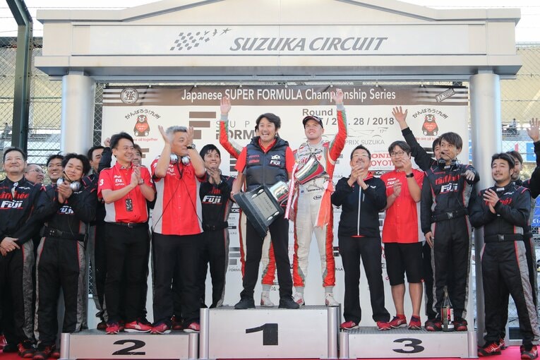2018年に近藤真彦が率いるチームが、国内トップカテゴリーである全日本スーパーフォーミュラ選手権のチーム部門でシリーズチャンピオンに輝いた　©Takashi Ogasawara
