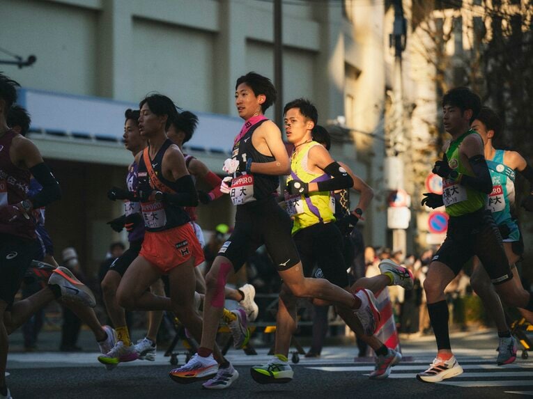 人数の少ない日本大4年のなかでエースとして奮闘。前回大会では3区4位を記録した安藤風羽（中央）　©Yuki Suenaga