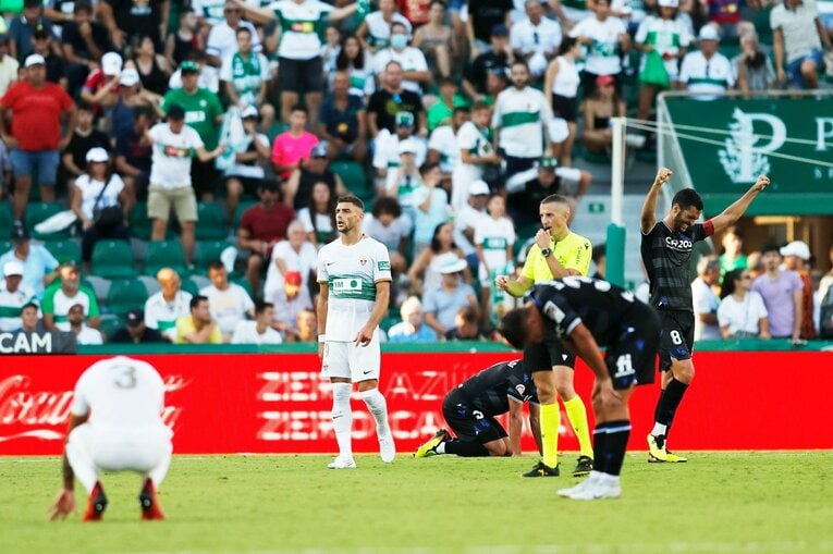 「久保建英が信頼され始めた」証拠かも…ソシエダサポの「Take,Take」に日本人カメラマンが感じた“海外組あるある”とは(25)