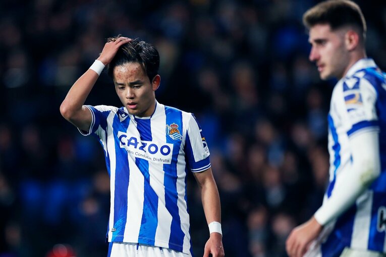 「TAKEユニの日本人ファンが増えた気が」久保建英MOMも“代えが利かない状態”を現地撮影…ソシエダは狂う歯車を直せるか(65)