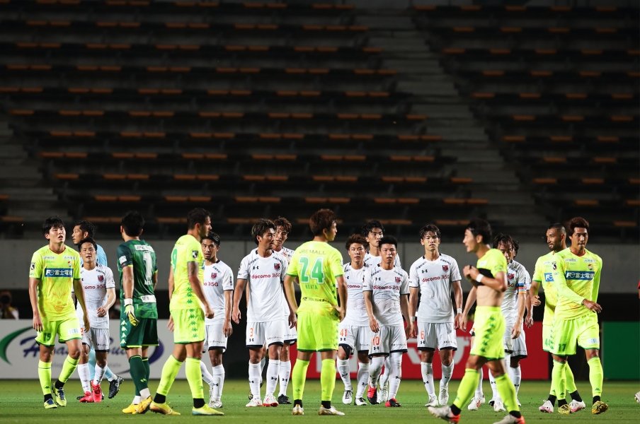 J再開!千葉vs.大宮の現地取材詳報。非日常の迫力と音、喝采なき初得点。<Number Web> photograph by Tsutomu Takasu