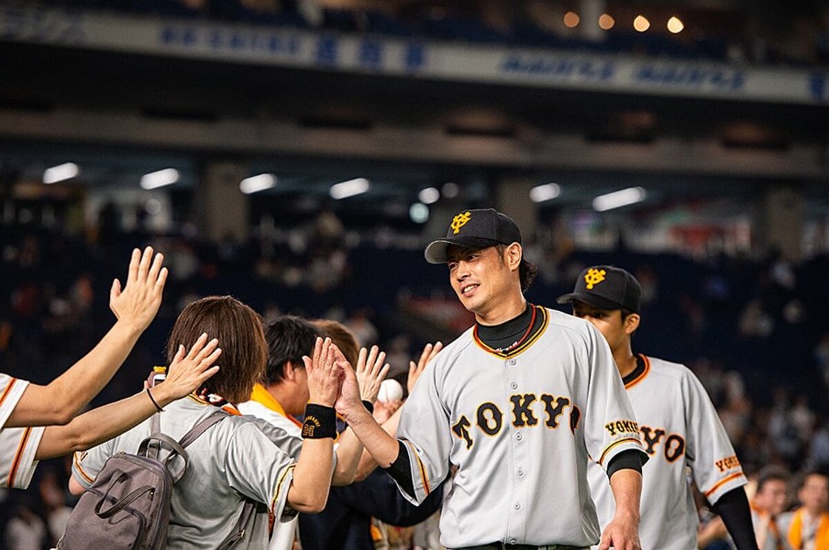 07年の高橋由伸とタイプは違えど 1番 亀井善行が勇気を与える理由 プロ野球 Number Web ナンバー