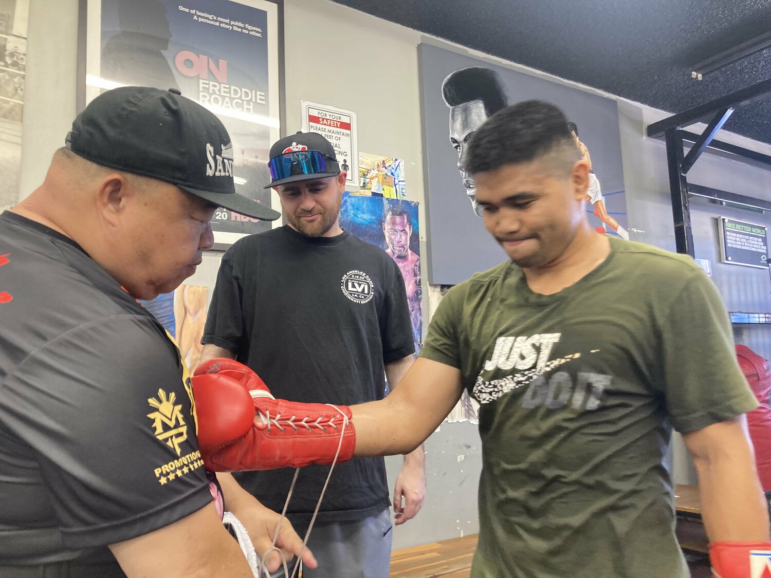 フォンテニーヤを始め、自身のサポート体制に感謝するタパレス (筆者撮影)