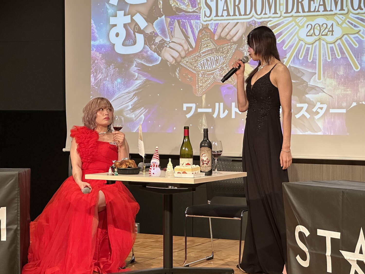 記者会見の様子