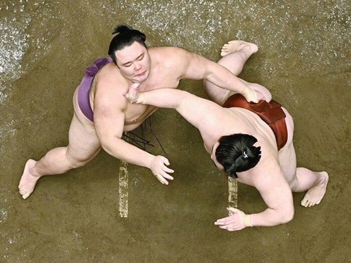 久々の本場所で“相撲勘”は?元武蔵丸「今場所はケガに注意!」。<Number Web> photograph by Kyodo News