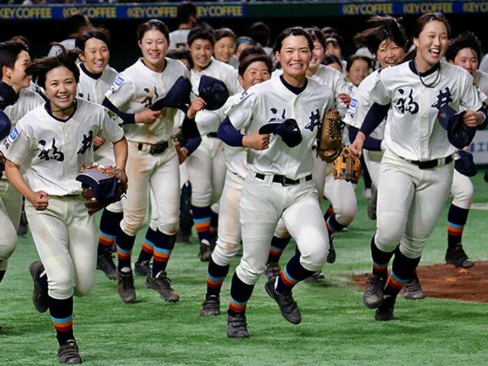 巨人阪神の参入、東京ドームで決勝戦、イチローも対戦…新時代を迎えた女子野球の現在地とは? プロリーグ消滅も競技人口は300→2000<Number Web> photograph by Women's Baseball Federation of Japan