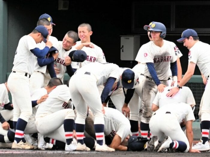 高校野球“まさかの番狂わせ”浦和学院の誤算…34歳監督が明かす“敗戦10日後の胸中”「1週間、高校野球を見られず…」公立校・滑川総合との激闘ウラ側＜Number Web＞ photograph by Asahi Shimbun