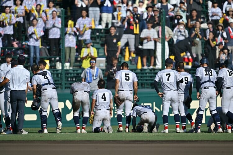 甲子園「優勝候補の大本命」横浜がまさかの敗退 2年生エースが4連投も