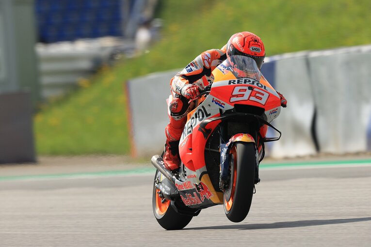 photograph by Satoshi Endo