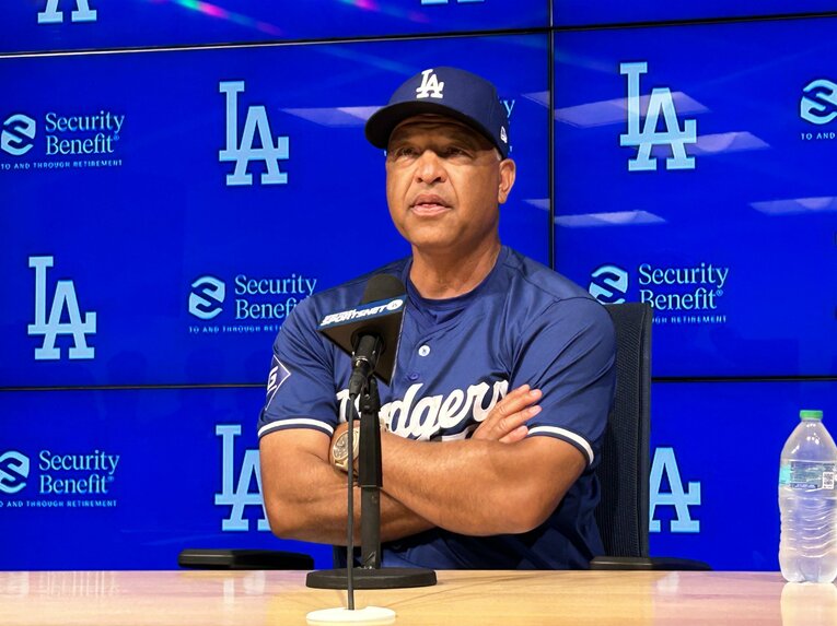 会見でのロバーツ監督　©Naoyuki Yanagihara