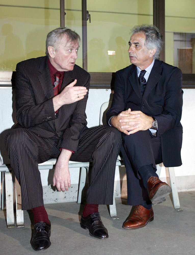 2008年、コートジボワール代表監督として日本を訪れ故イビチャ・オシム氏と語り合う　©Sankei Shimbun