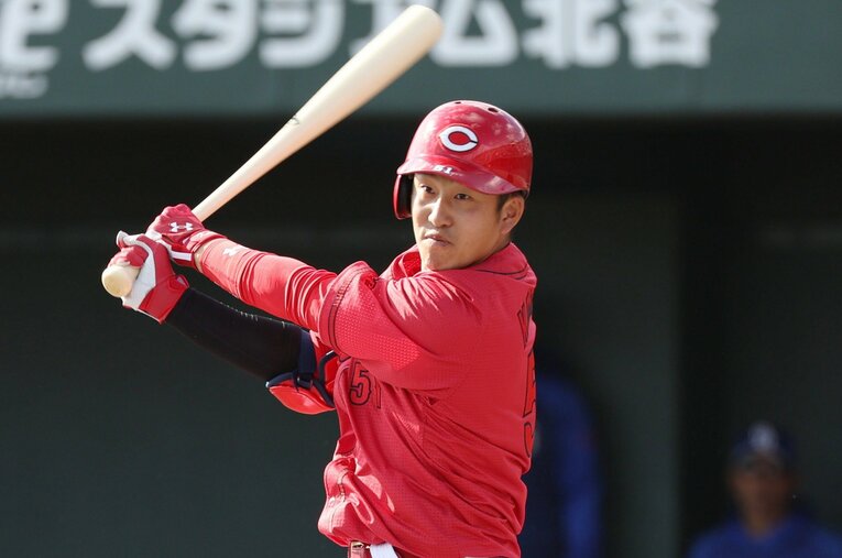 今季はキャンプから野球への取り組みが変わった小園。新井監督はじめ首脳陣の期待値は高い ／ photograph by JIJI PRESS