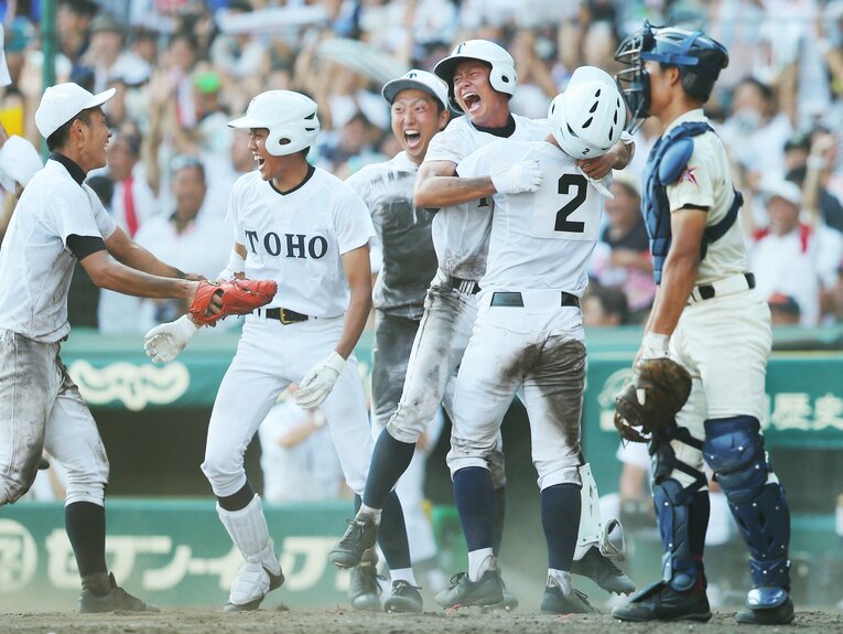 サヨナラ勝ちの歓喜の瞬間　©JIJI PRESS