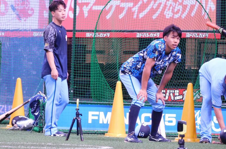 試合前に走塁練習する髙松　©Number Web