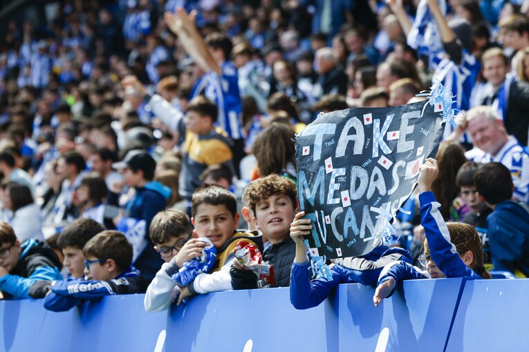 久保建英PK獲得＋シルバに絶妙アシストもドローに落胆　だが翌朝「クボ表紙の新聞」を持った地元のおじさんが…カメラマンは見た(46)