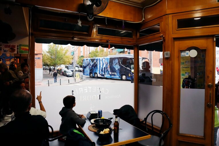 ソシエダのバスが到着