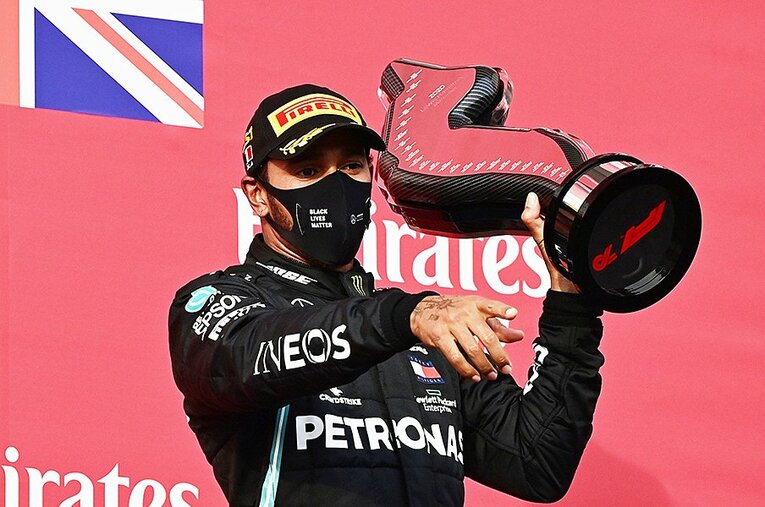 ハミルトンは史上最多勝記録を93に上積みする今季9勝目。特別な地でのレースにセナを思った ／ photograph by Getty Images