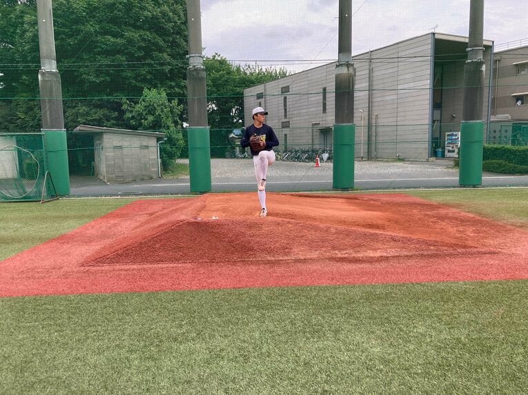 投球練習中の沖政宗（立教大2年）　©Number Web