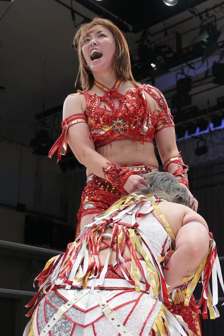 闘志を見せるSareee　©Essei Hara