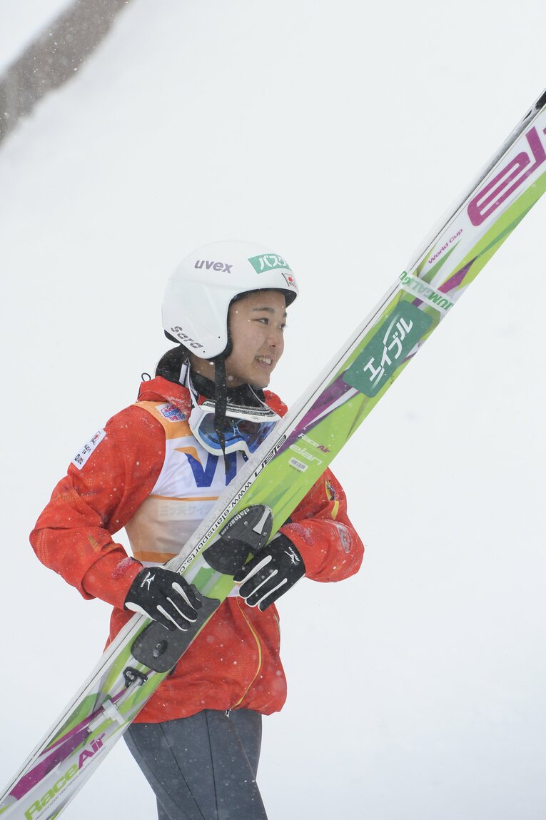 【高梨沙羅の軌跡】2013年、16歳の頃（右にスワイプすると写真は続きます）　©Asami Enomoto