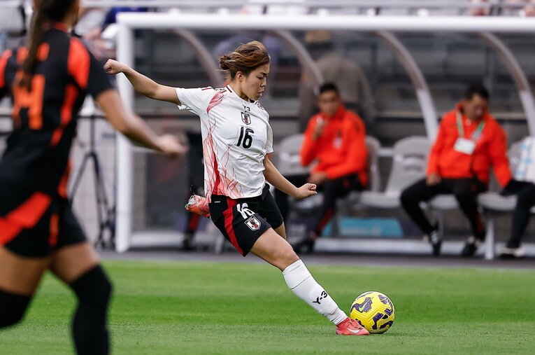 【なでしこ超新星】シービリーブスカップのコロンビア戦、逆足の左でスーパーゴールを決めた谷川（全14枚中の1枚目）　©Getty Images