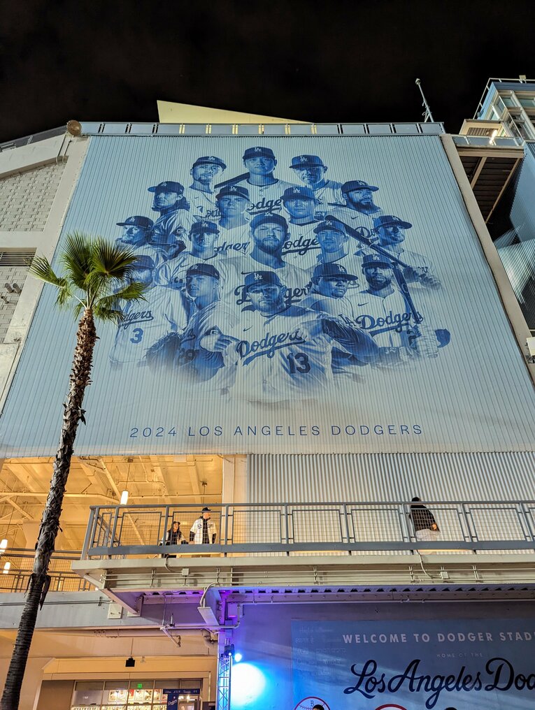 球場へ早めに行くと、これらを探す楽しみも　©Aki