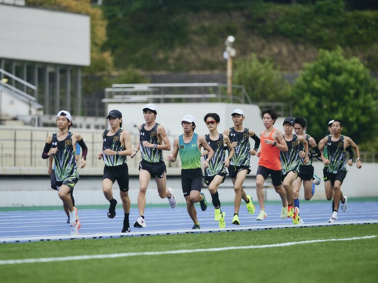 取材日には3000m×3の練習が行われていた。Aチームだけでなく全体の底上げが不可欠だ　©Yuki Suenaga