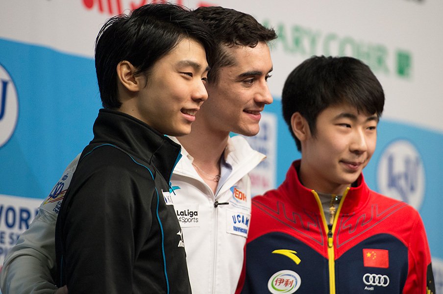 羽生結弦にとっては悔しい銀メダル。フェルナンデス連覇とボーヤンの躍進。<Number Web> photograph by Asami Enomoto