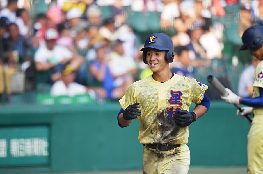 投手ほどテレビには映らずとも……。甲子園で驚いた5人の野手の才能。<Number Web> photograph by Hideki Sugiyama