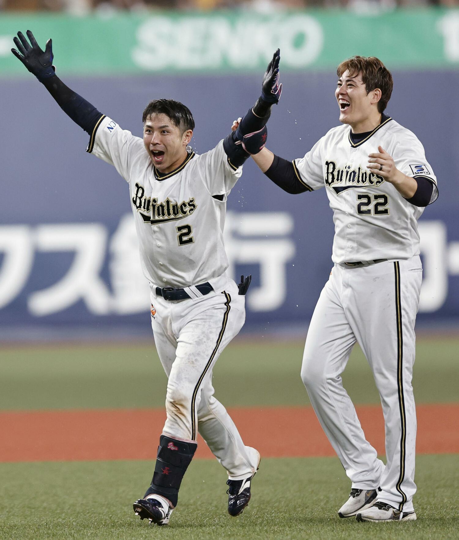 今シーズンは勝負強い打撃で何度もサヨナラのヒーローとなった ©KYODO