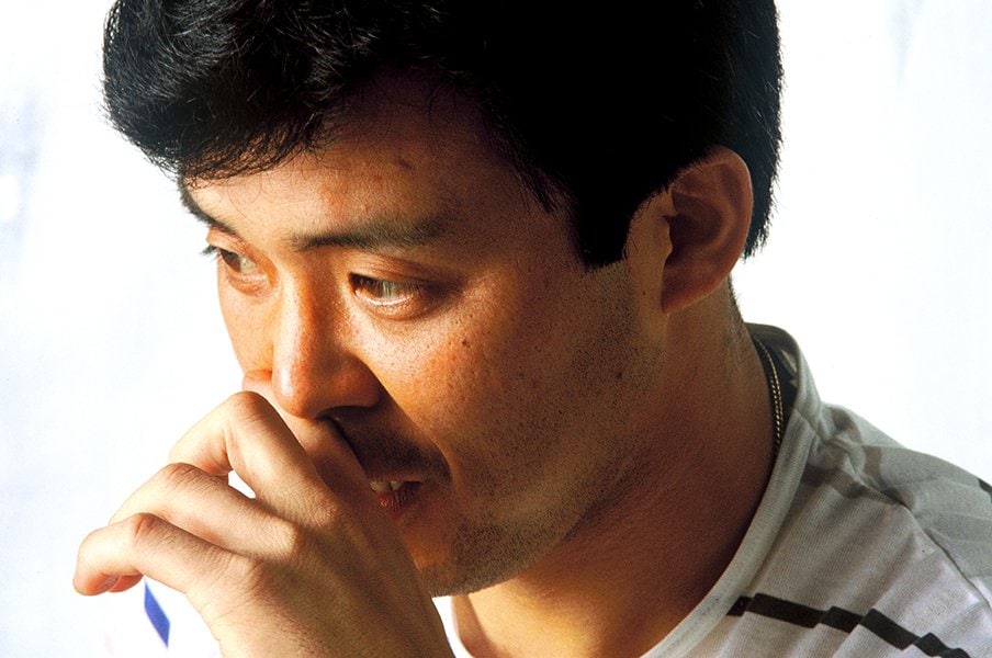 「なぜルーキー岡田彰布を使わないんだ」球団社長が介入…“阪神タイガース暗黒時代”原点は名外国人監督への「カミソリ入り手紙」事件だった＜Number Web＞ photograph by Sports Graphic Number