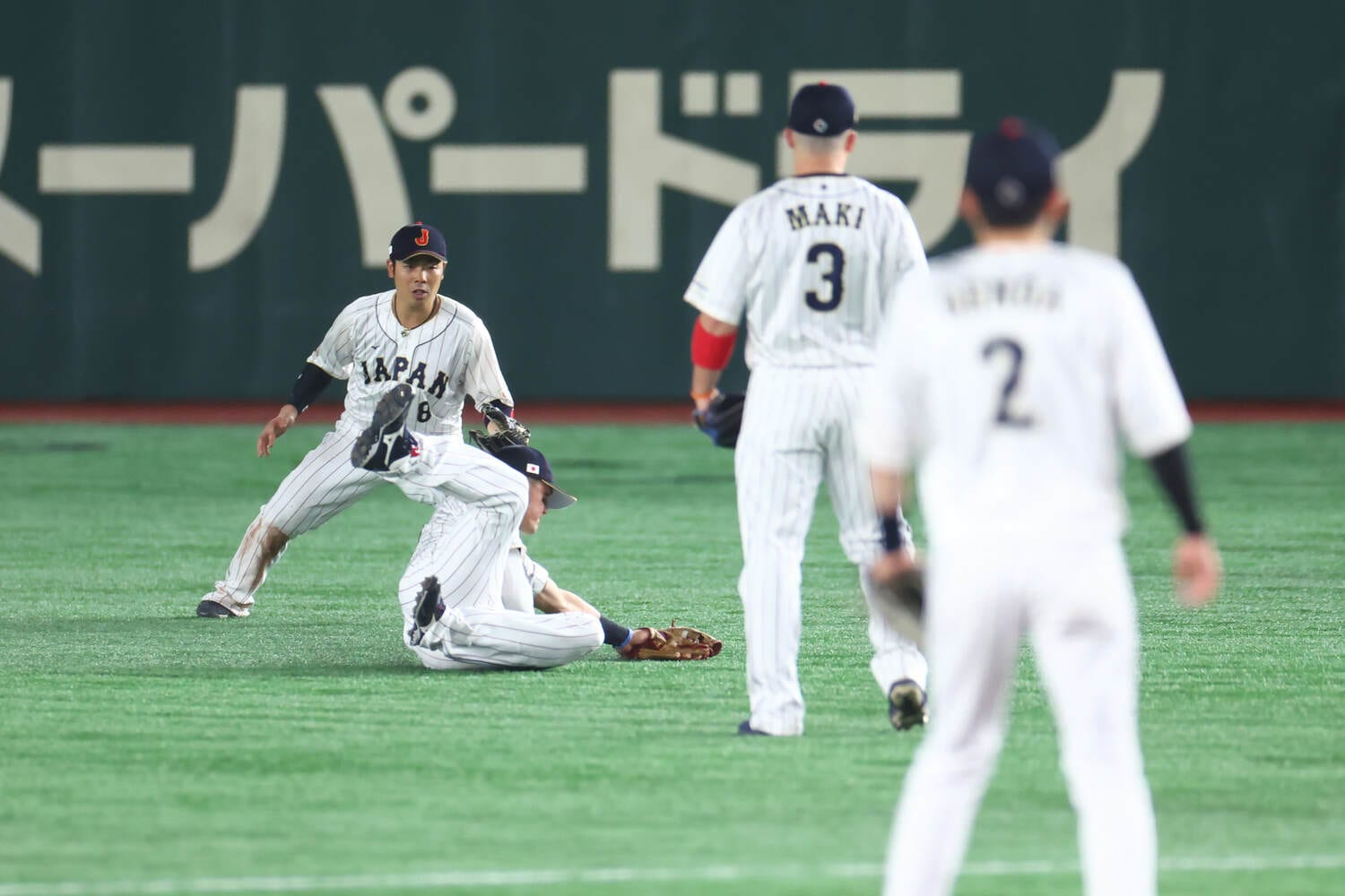 中国戦で見せたヌートバーのスーパーキャッチ　©AFLO