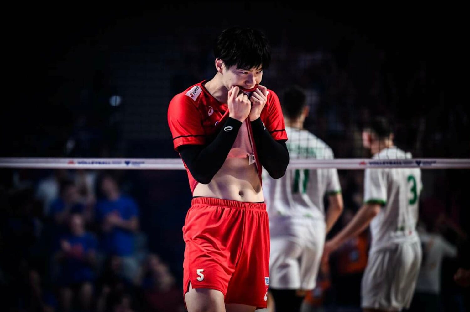 トレーニングの効果で胸や腕まわりが大きくなったと話した大塚　©︎Volleyball World