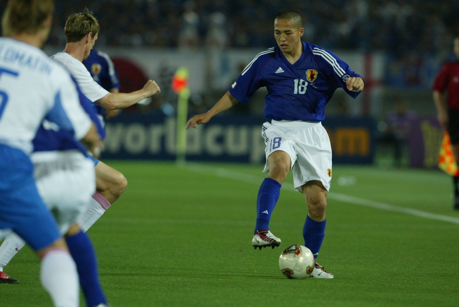 フランス大会から4年後、日韓W杯で小野は主力として初のベスト16進出に貢献した　©Sports Graphic Number/JMPA