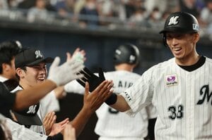 【秘話】「え、朗希が飲んだ！」佐々木朗希が見せたドジャース入団前の“覚悟”ロッテ・高部瑛斗が語る「送別会秘話」プレゼントに込めた意味は…