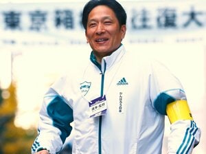 原晋監督の妻が明かす、青学大のルール「配膳・掃除当番は平等」「箱根駅伝を走る選手も過保護に扱わない」 チームの結束力を強くする“寮生活のヒミツ”