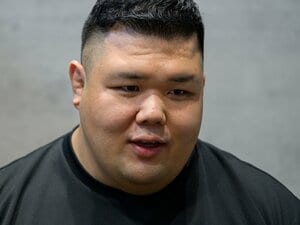 相撲界を辞めて、なぜ美容界に? 元小結・阿武咲が異例の転身「もともと肌が弱く、生傷が絶えなくて…」運命を変えた休日のドッグラン