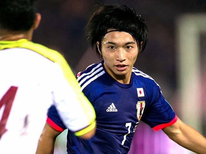 動きすぎず、しかし得点機は大胆に。柴崎岳が小笠原満男から学んだこと。＜Number Web＞ photograph by Takuya Sugiyama