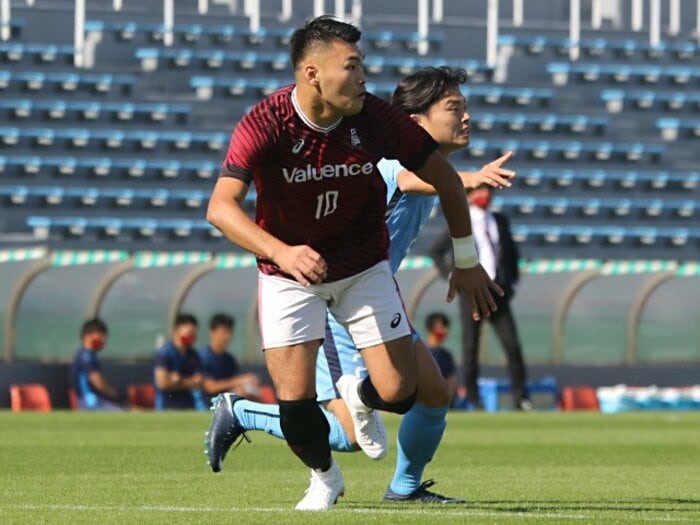 急逝した父に誓うJ1清水入り 早稲田が誇るパワー系ストライカー加藤拓己に鄭大世から激励メッセージ<Number Web> photograph by Takahito Ando