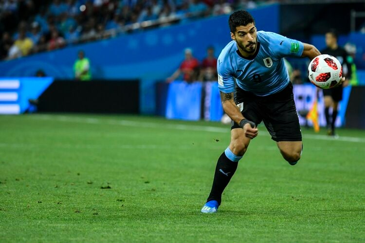 初恋の女性と二度と会えない」号泣スアレス16歳が「噛みつき、W杯で