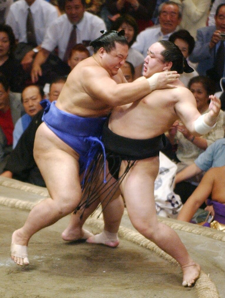 朝青龍と名勝負を繰り広げた魁皇。写真は2004年9月場所、千秋楽で朝青龍を下して優勝した　©JIJI PRESS