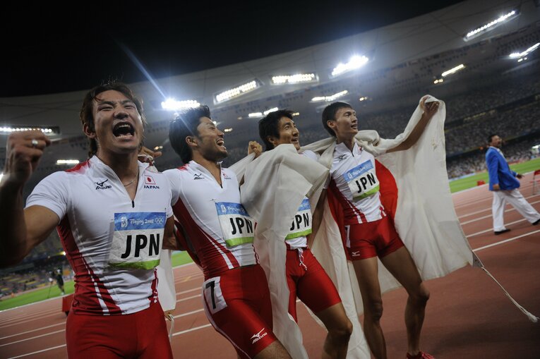北京五輪の4×100mリレーで銀メダル獲得の日本　©Takuya Sugiyama
