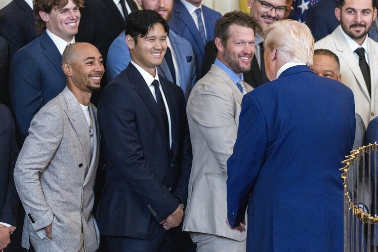 大谷に語り掛けるトランプ大統領　©JIJI PRESS