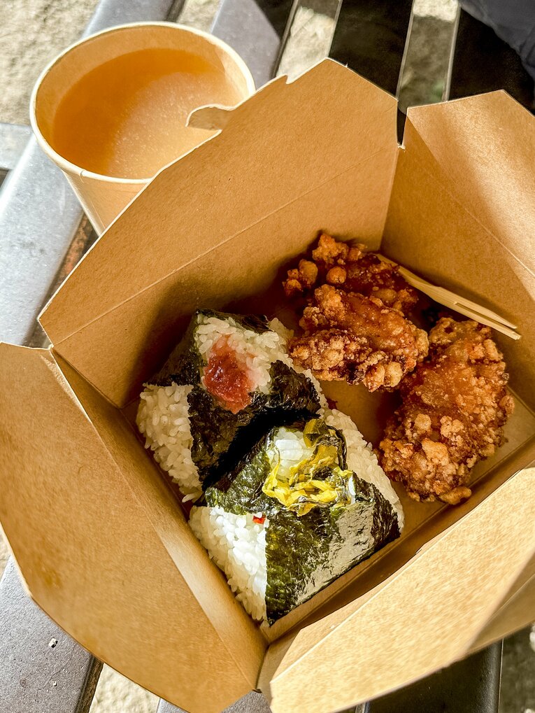 パリの「権米衛」では唐揚げやみそ汁も絶品だった【4枚目／全4枚】　©Kiichi Matsumoto